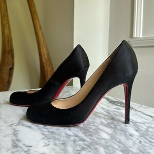 Christian Louboutin Satin Pumps size 39